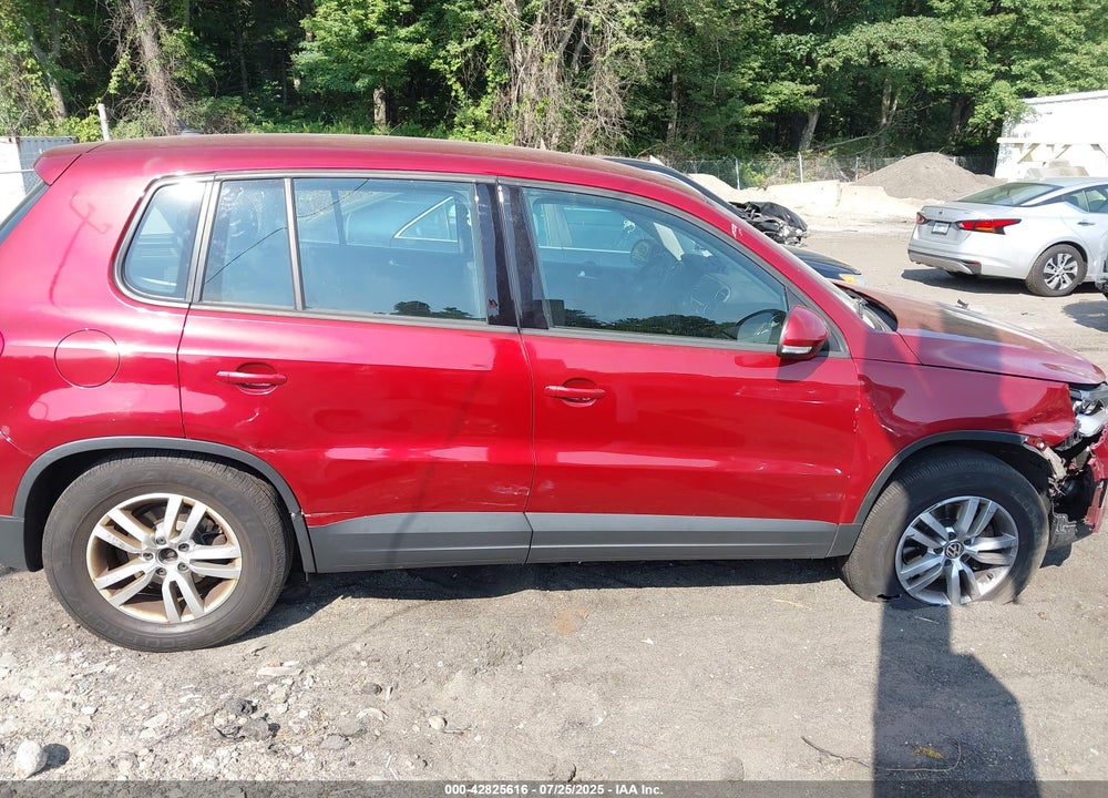 2012 VOLKSWAGEN TIGUAN VIN: WVGBV7AX6CW001360