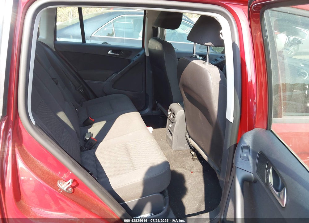 2012 VOLKSWAGEN TIGUAN VIN: WVGBV7AX6CW001360