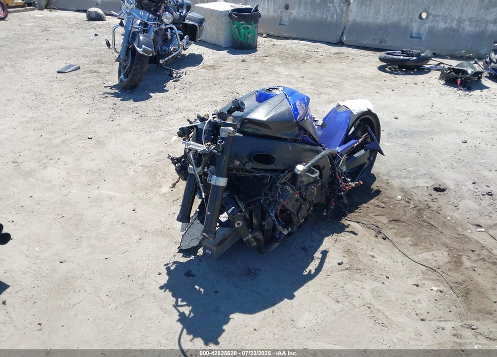 2005 YAMAHA YZFR1 C VIN: JYARN13Y45A002623