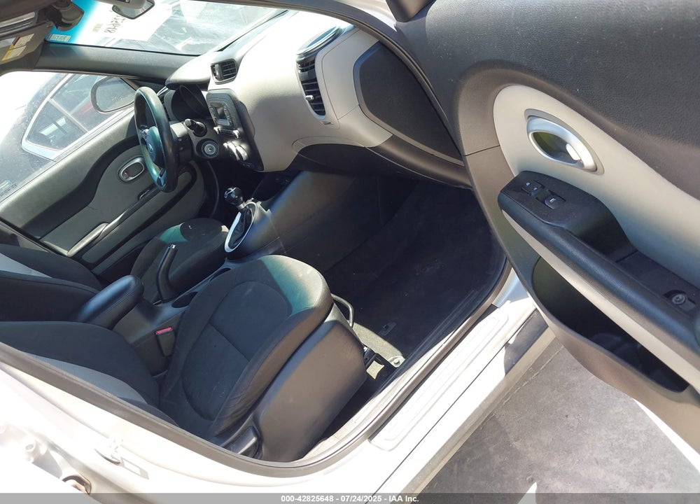 2014 KIA SOUL VIN: KNDJN2A24E7705299