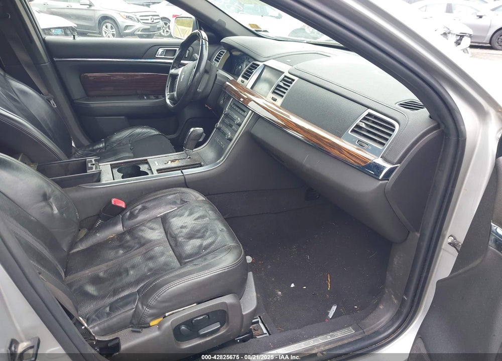 2009 LINCOLN MKS VIN: 1LNHM93R59G605878