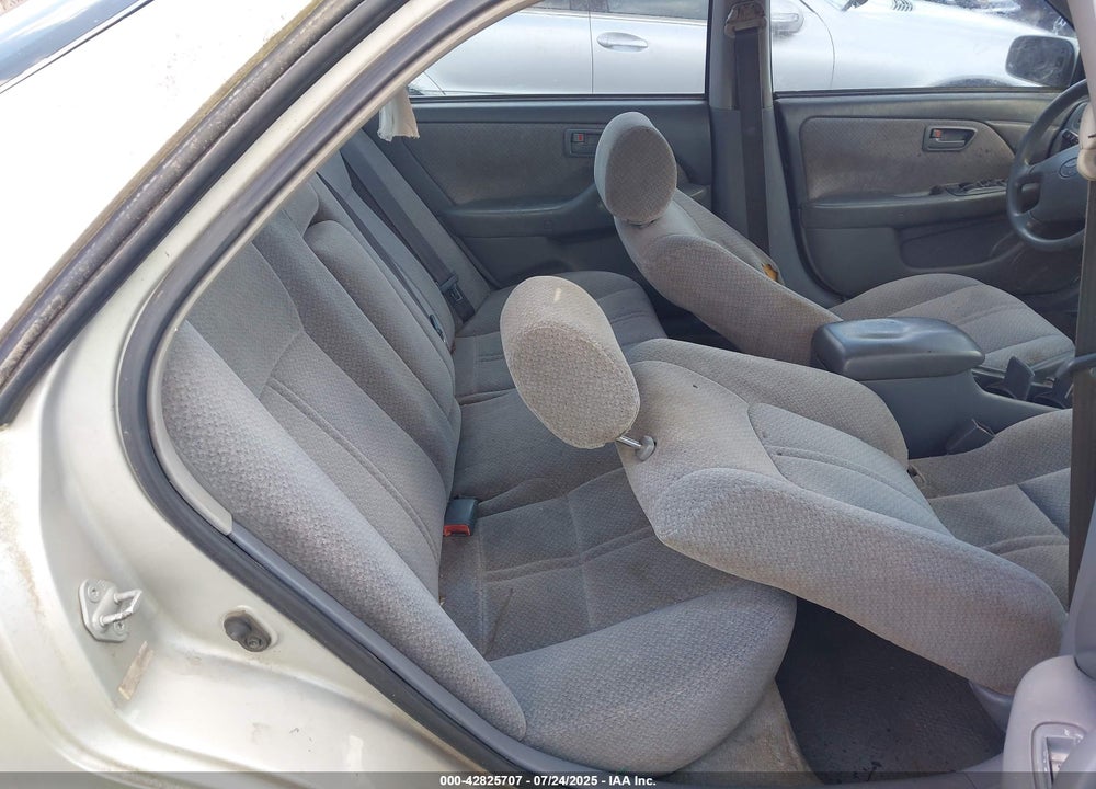 2001 TOYOTA CAMRY VIN: 4T1BG22K71U078196