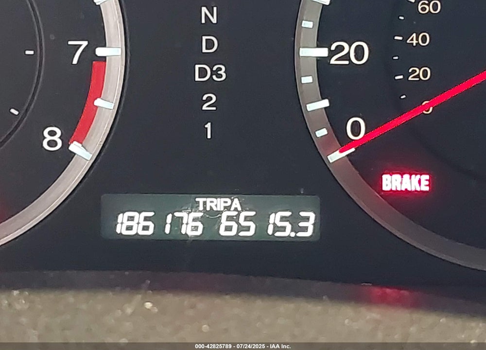 2010 HONDA ACCORD VIN: 1HGCP2F76AA000655