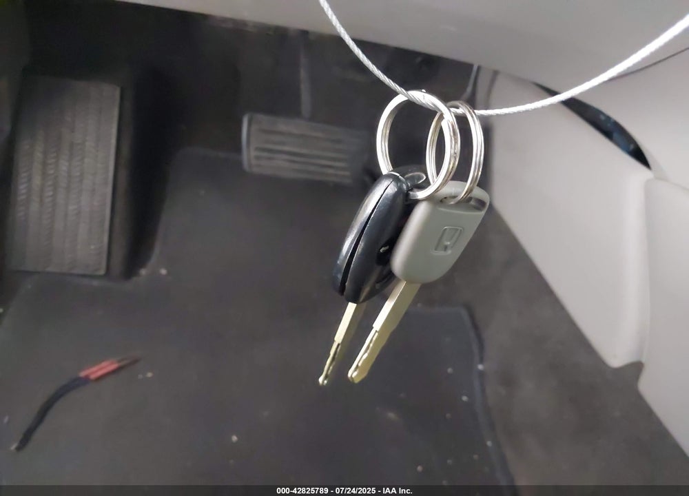 2010 HONDA ACCORD VIN: 1HGCP2F76AA000655