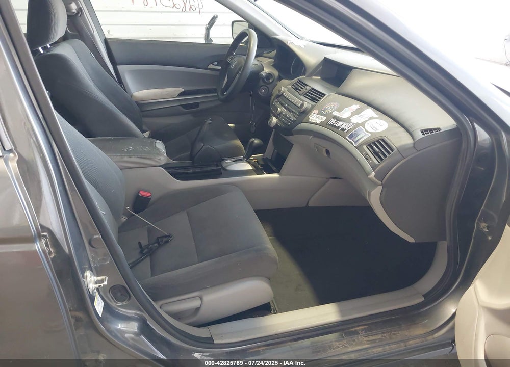 2010 HONDA ACCORD VIN: 1HGCP2F76AA000655