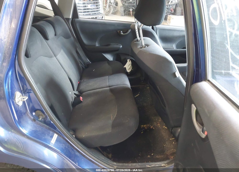 2010 HONDA FIT VIN: JHMGE8G46AC000476