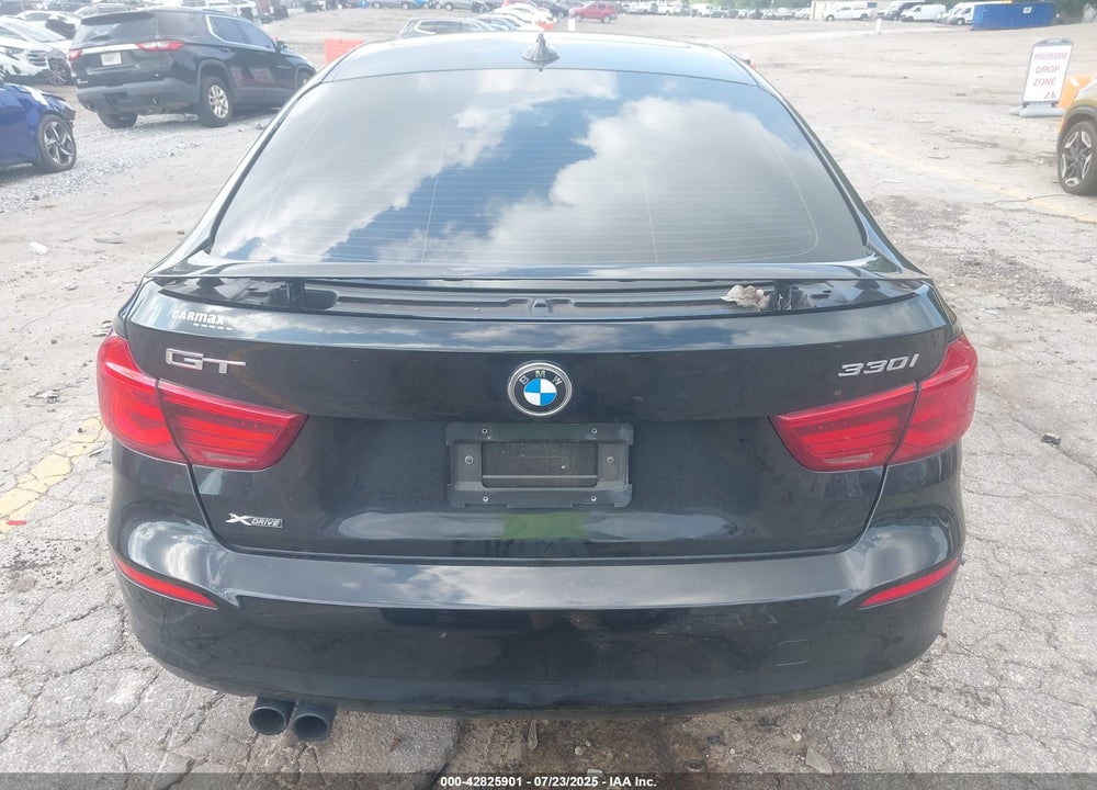 2018 BMW 3 SERIES VIN: WBA8Z9C59JG827568