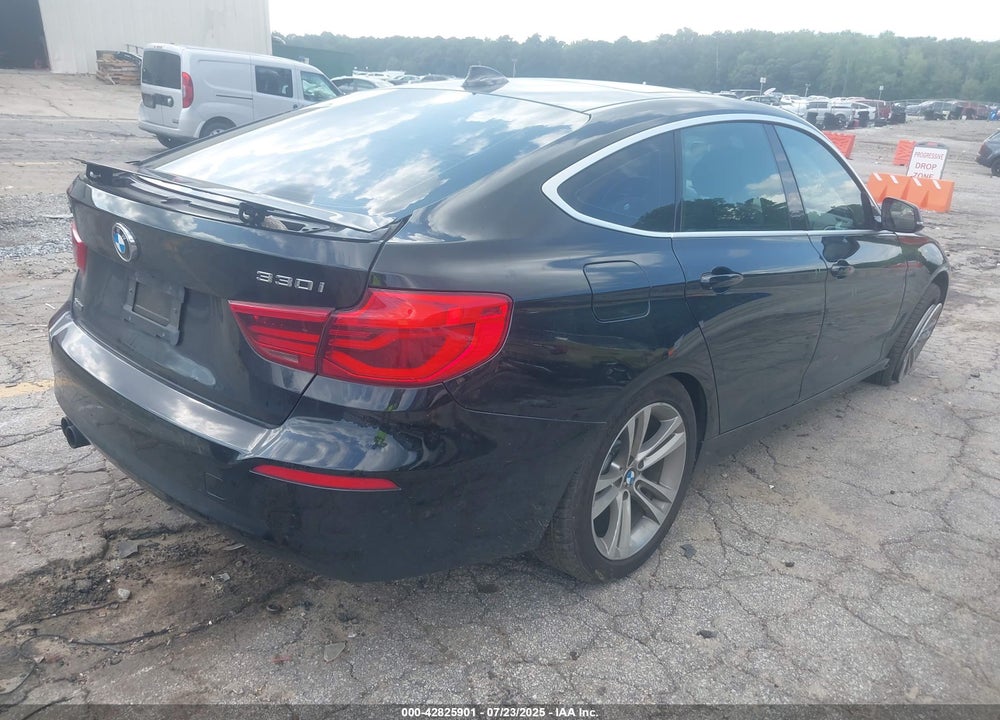 2018 BMW 3 SERIES VIN: WBA8Z9C59JG827568