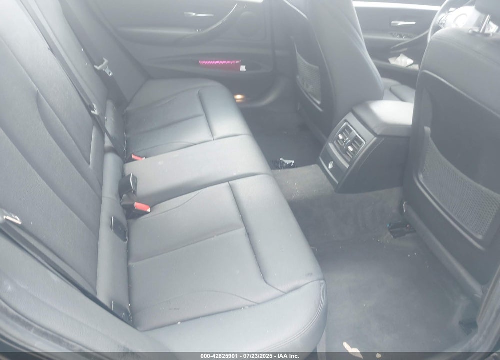 2018 BMW 3 SERIES VIN: WBA8Z9C59JG827568