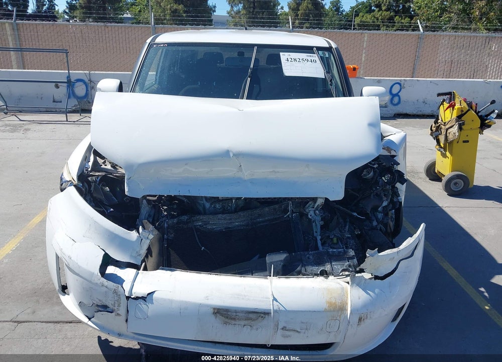 2009 SCION XB VIN: JTLKE50EX91091079