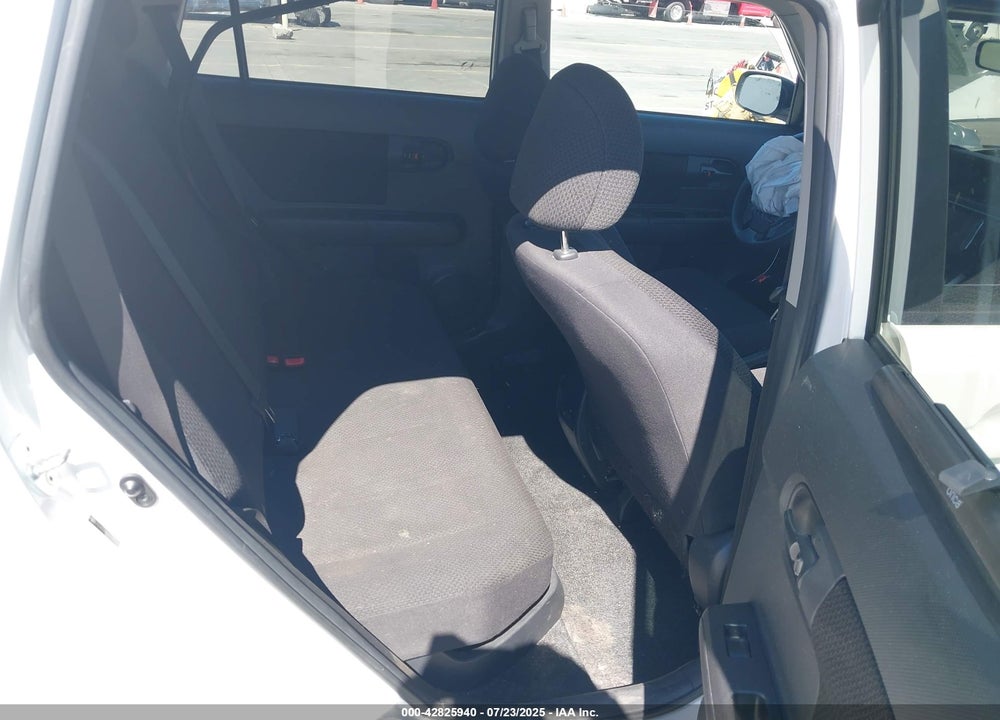 2009 SCION XB VIN: JTLKE50EX91091079