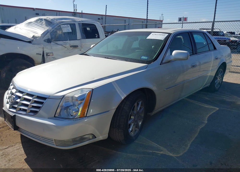 2011 CADILLAC DTS VIN: 1G6KD5E63BU120915