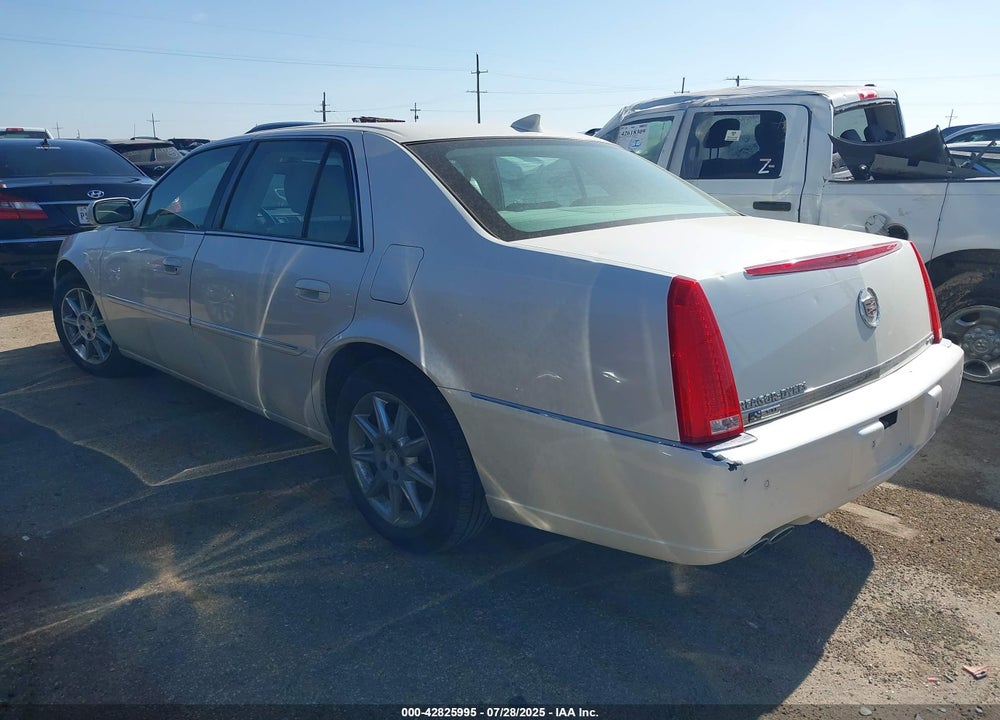 2011 CADILLAC DTS VIN: 1G6KD5E63BU120915