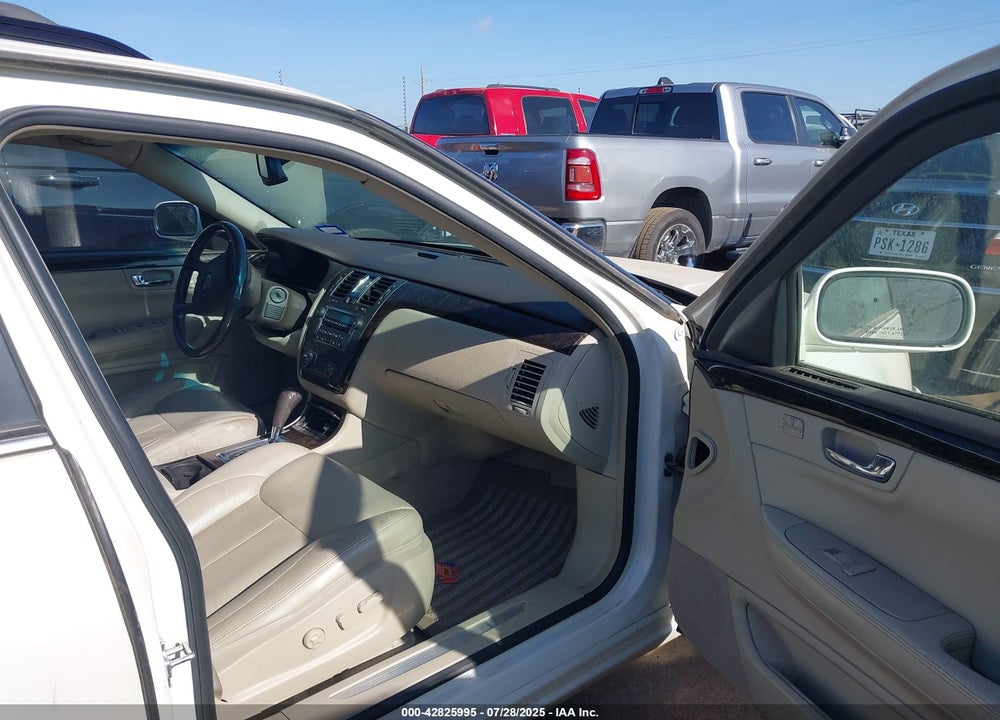 2011 CADILLAC DTS VIN: 1G6KD5E63BU120915
