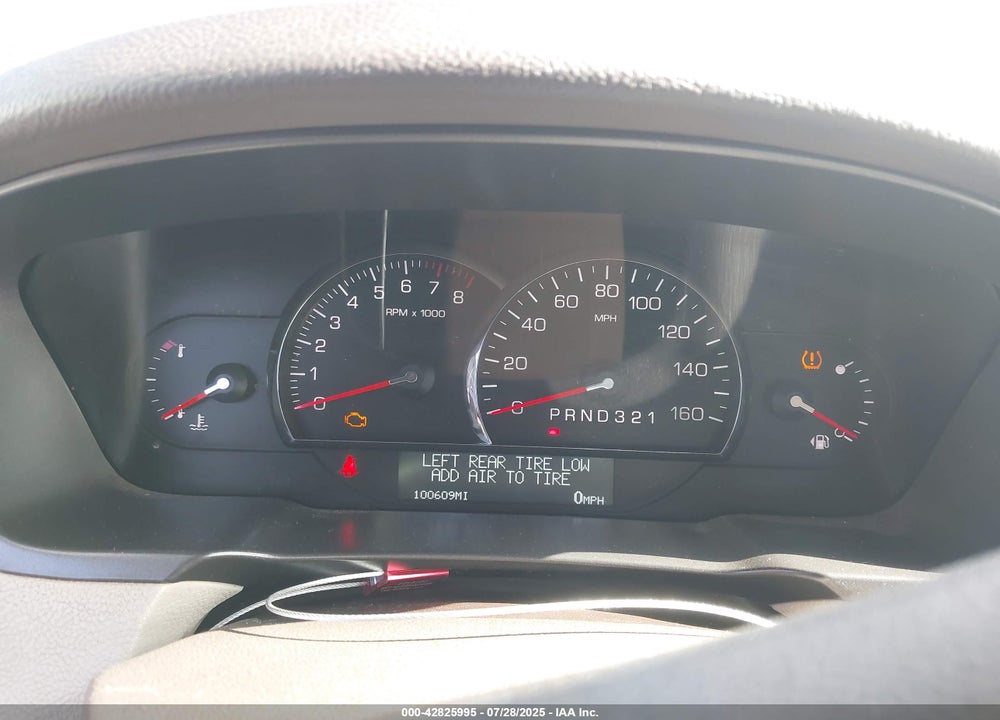 2011 CADILLAC DTS VIN: 1G6KD5E63BU120915