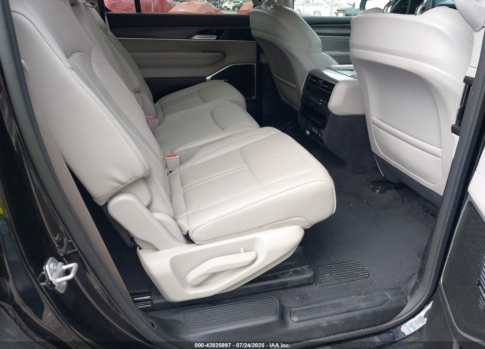 2024 JEEP WAGONEER VIN: 1C4SJUBP5RS172355