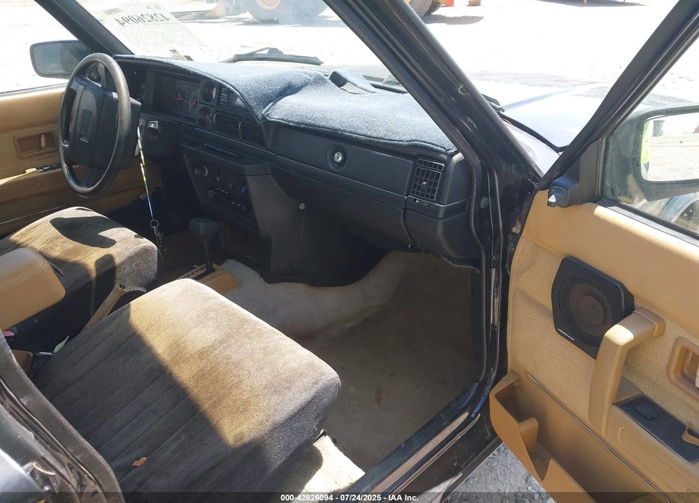 1992 VOLVO 240 VIN: YV1AW8807N1918524