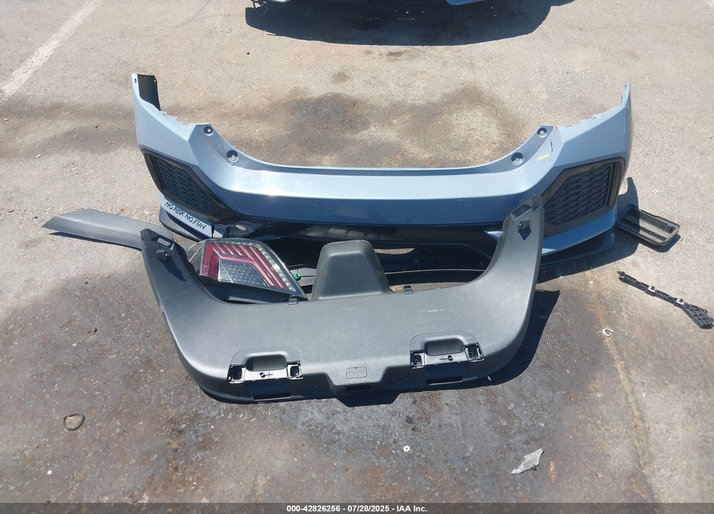 2018 HONDA CIVIC VIN: SHHFK7H40JU424204