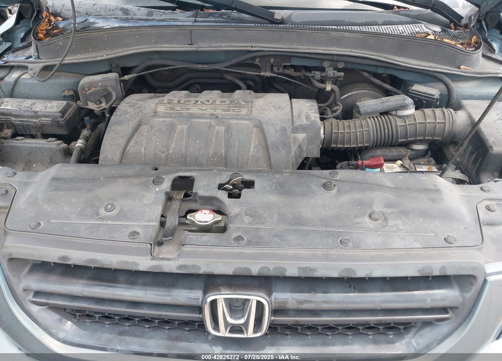 2005 HONDA PILOT VIN: 5FNYF18545B058922