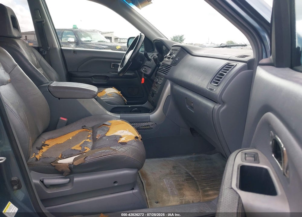 2005 HONDA PILOT VIN: 5FNYF18545B058922