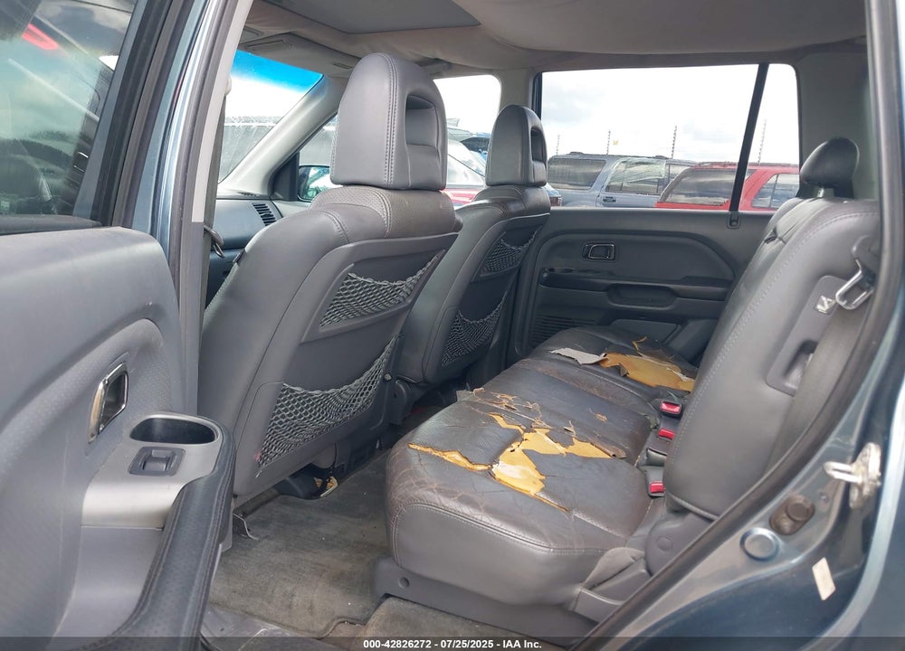 2005 HONDA PILOT VIN: 5FNYF18545B058922