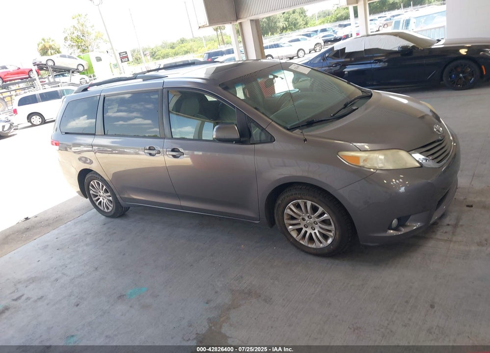 2011 TOYOTA SIENNA VIN: 5TDYK3DC1BS085563