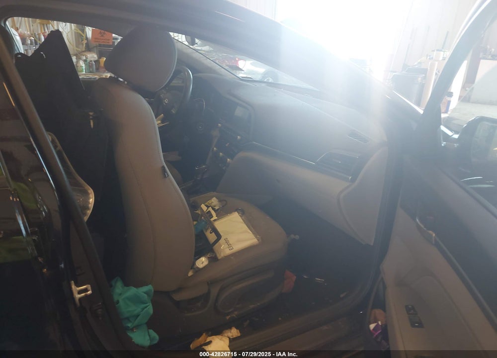 2020 HYUNDAI ELANTRA VIN: 5NPD84LF9LH581684