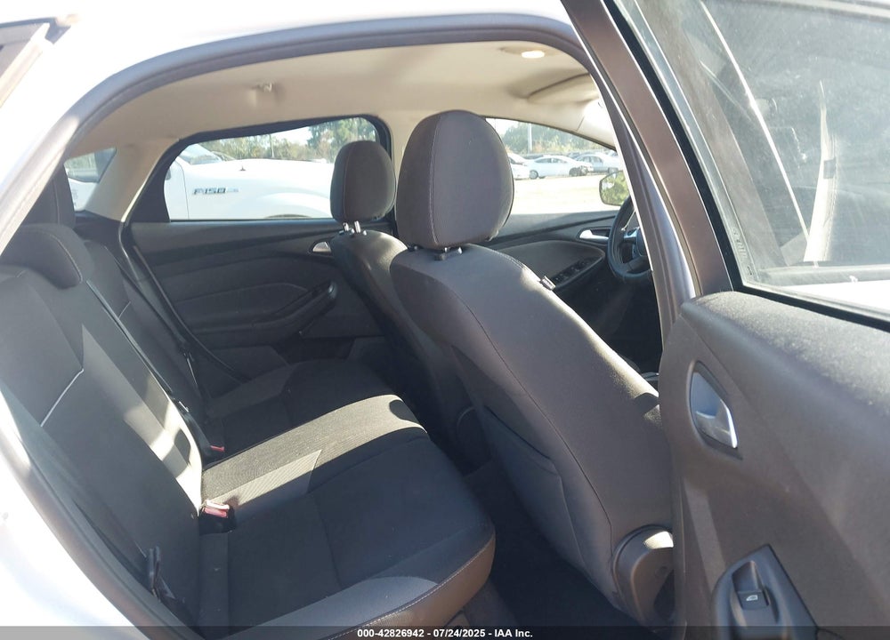 2014 FORD FOCUS VIN: 1FADP3K29EL383137
