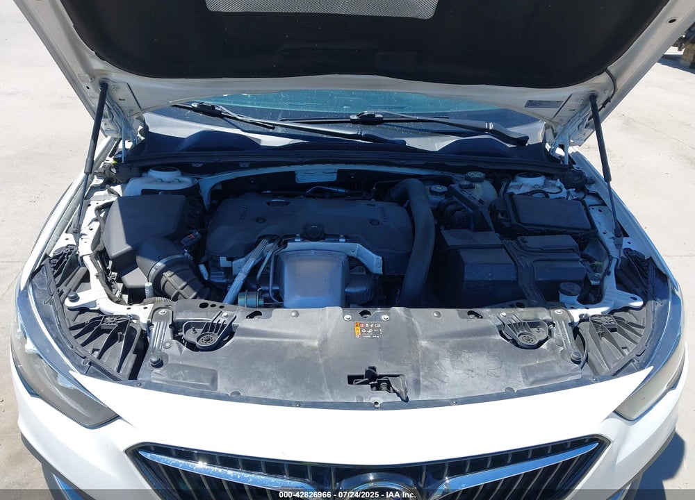 2018 BUICK REGAL TOURX ESSENCE VIN: W04GV8SX5J1096190