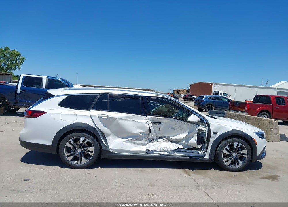 2018 BUICK REGAL TOURX ESSENCE VIN: W04GV8SX5J1096190