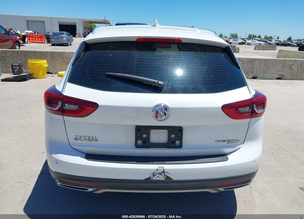 2018 BUICK REGAL TOURX ESSENCE VIN: W04GV8SX5J1096190
