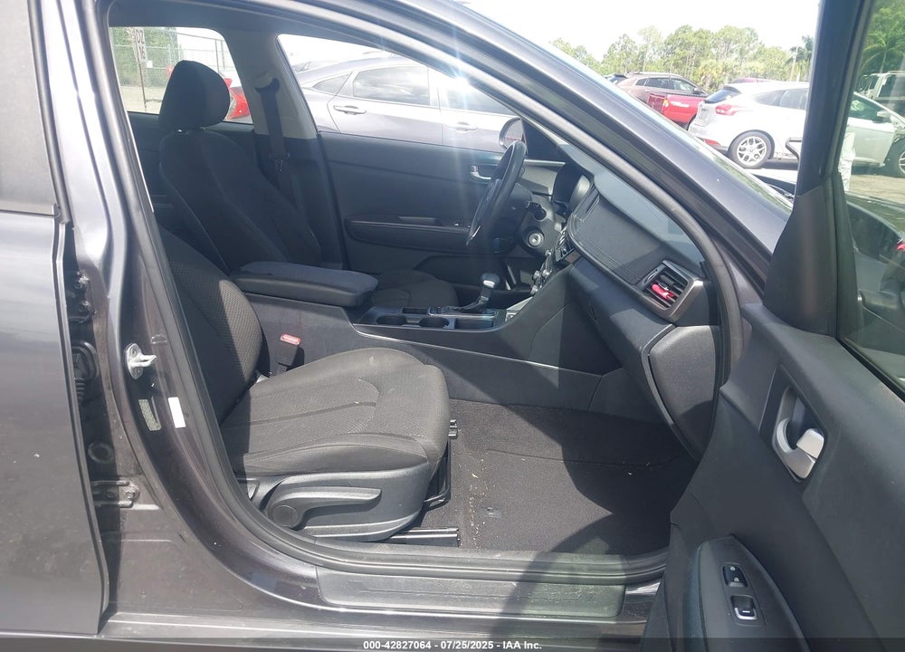 2018 KIA OPTIMA VIN: KNAGT4L37J5235807