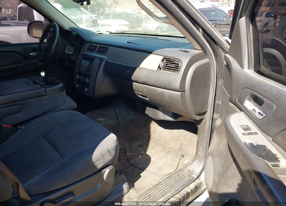 2009 CHEVROLET SUBURBAN 1500 VIN: 1GNFC16J09R300113