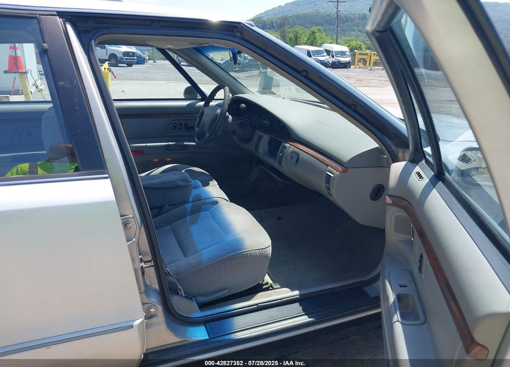 1998 OLDSMOBILE EIGHTY-EIGHT VIN: 1G3HN52K4W4844205