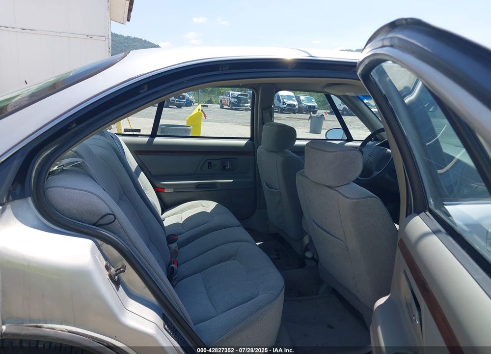 1998 OLDSMOBILE EIGHTY-EIGHT VIN: 1G3HN52K4W4844205
