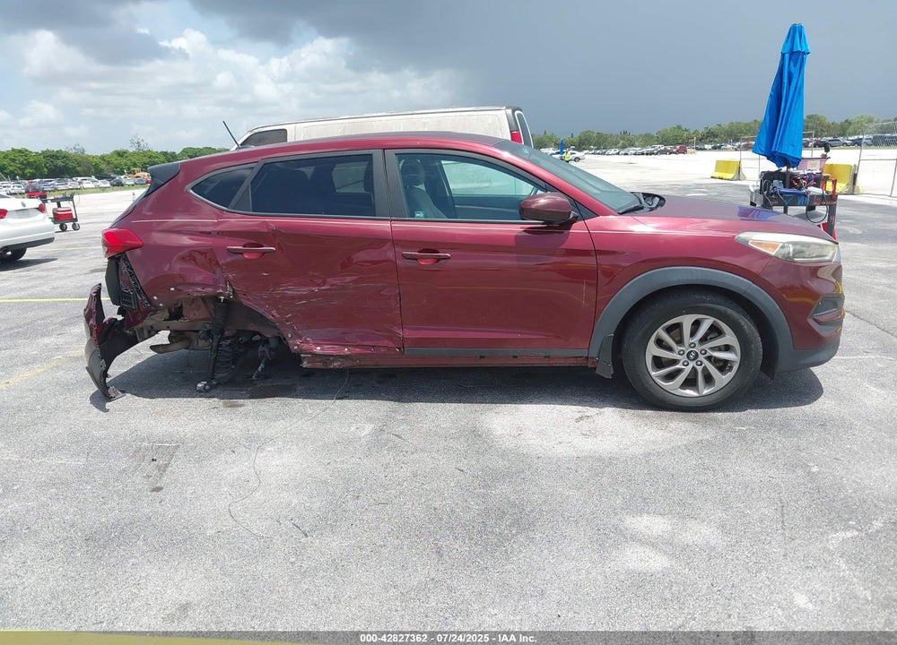 2017 HYUNDAI TUCSON SE VIN: KM8J23A44HU254778