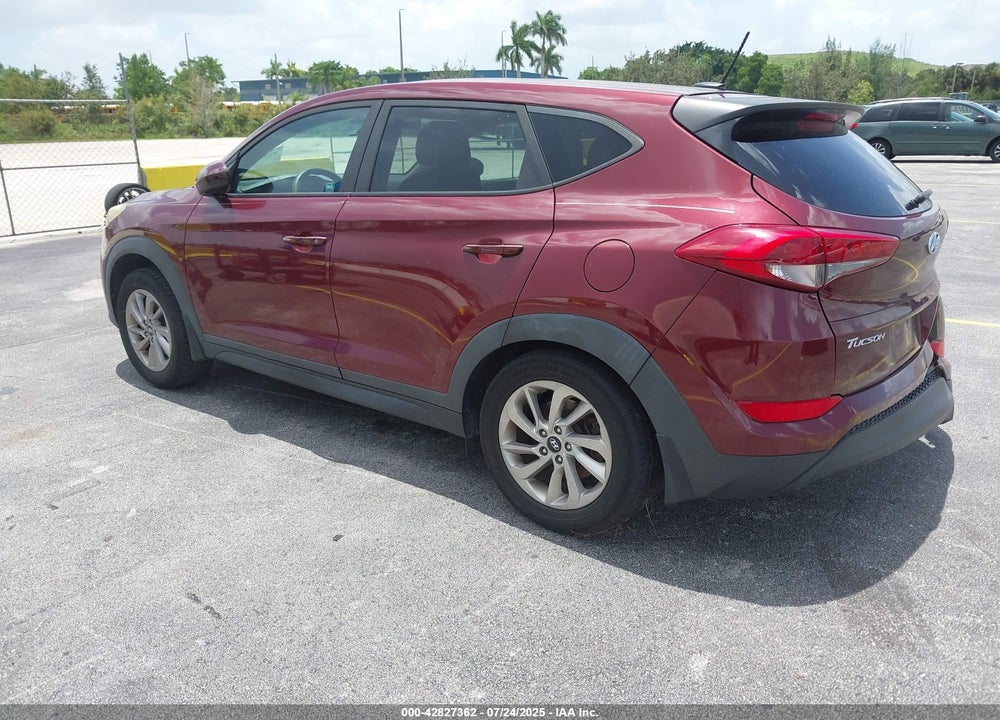 2017 HYUNDAI TUCSON SE VIN: KM8J23A44HU254778
