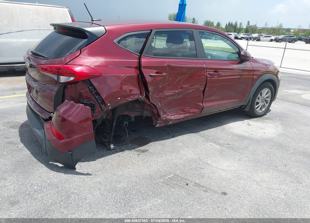 2017 HYUNDAI TUCSON SE VIN: KM8J23A44HU254778