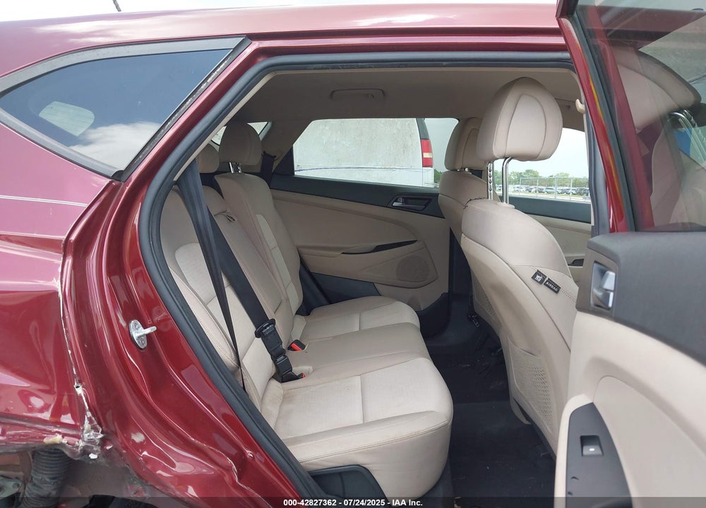 2017 HYUNDAI TUCSON SE VIN: KM8J23A44HU254778