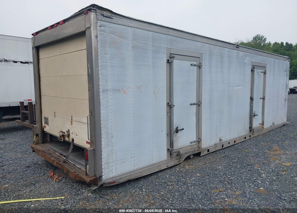 2000 FREIGHTLINER MEDIUM CONVENTIONAL VIN: 1FVXJJCB0YHF88971