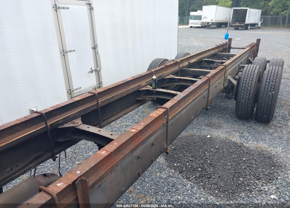 2000 FREIGHTLINER MEDIUM CONVENTIONAL VIN: 1FVXJJCB0YHF88971