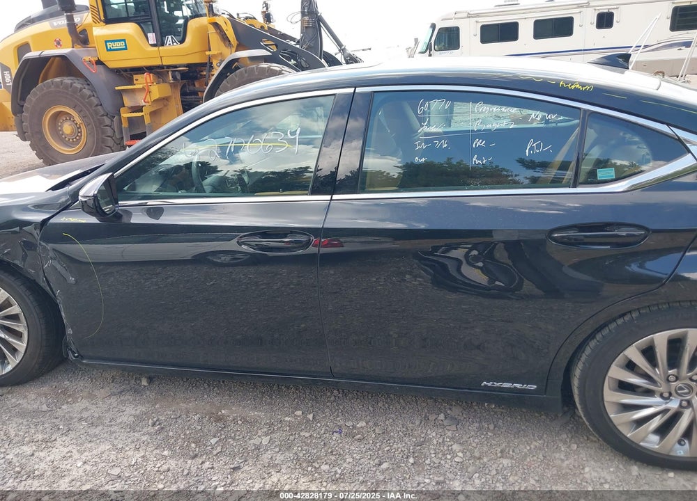 2022 LEXUS ES 300H LUXURY VIN: 58AEA1C10NU024364