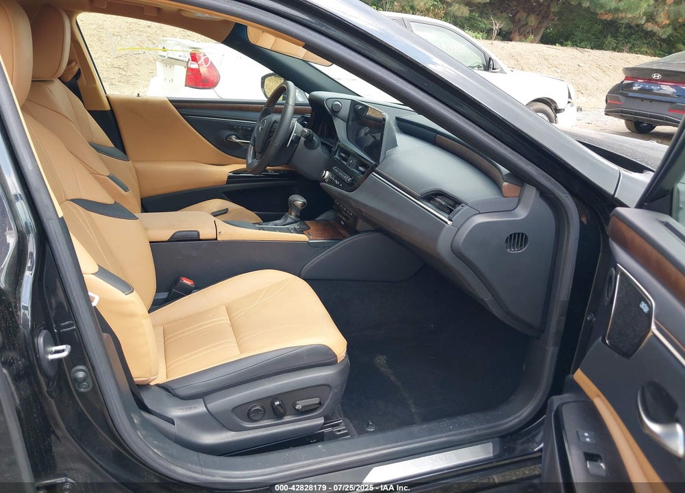 2022 LEXUS ES 300H LUXURY VIN: 58AEA1C10NU024364