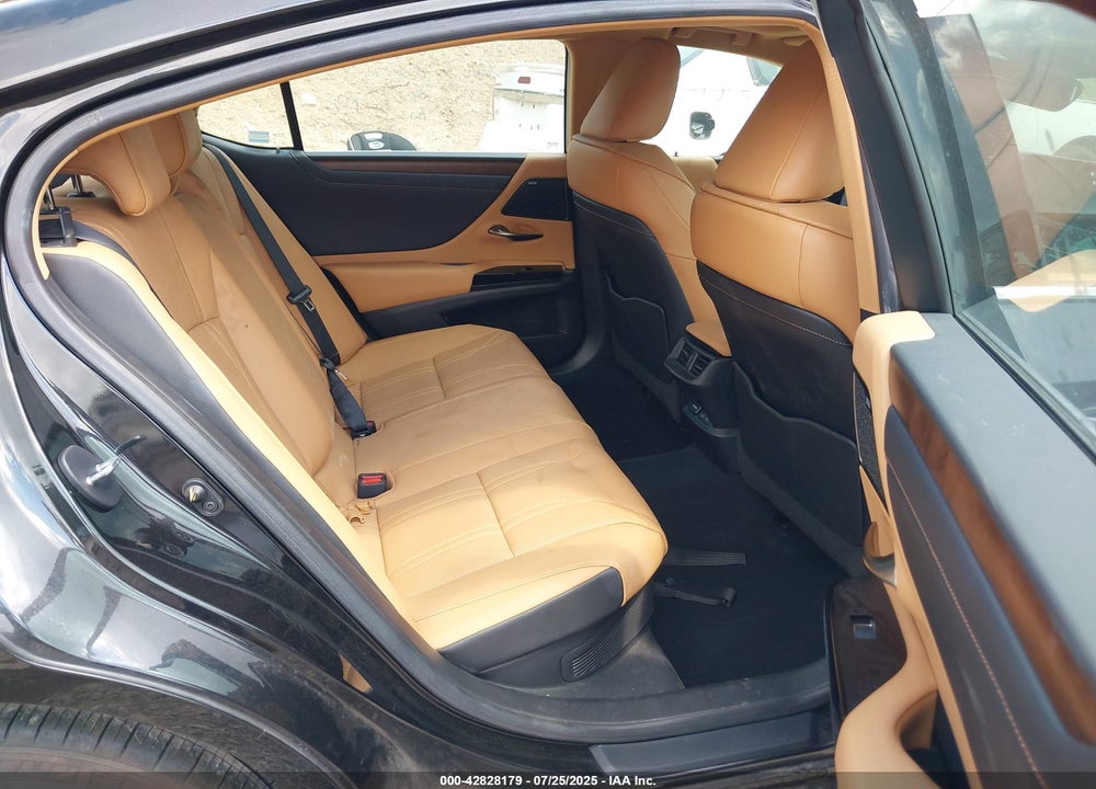 2022 LEXUS ES 300H LUXURY VIN: 58AEA1C10NU024364