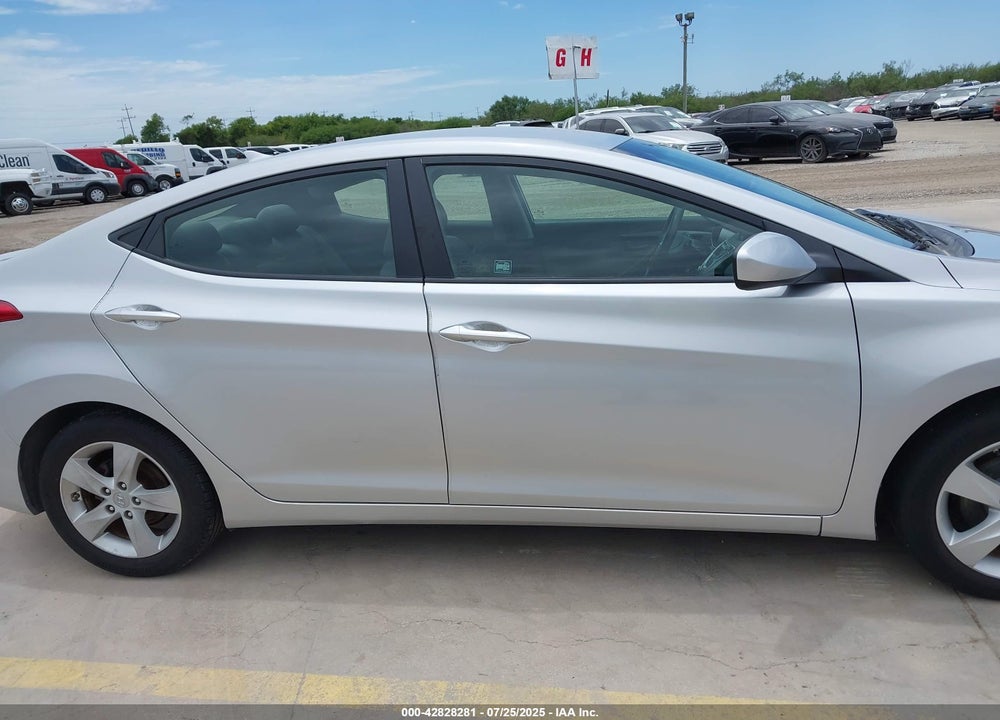 2013 HYUNDAI ELANTRA GLS VIN: KMHDH4AE2DU572838