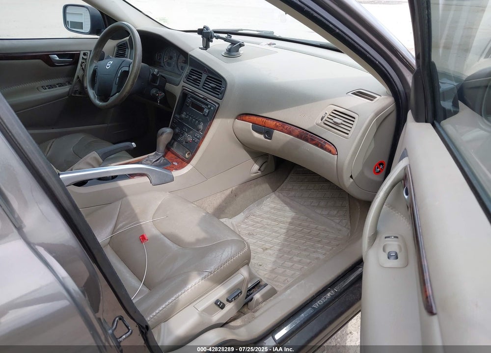2006 VOLVO XC70 VIN: YV4SZ592961237831