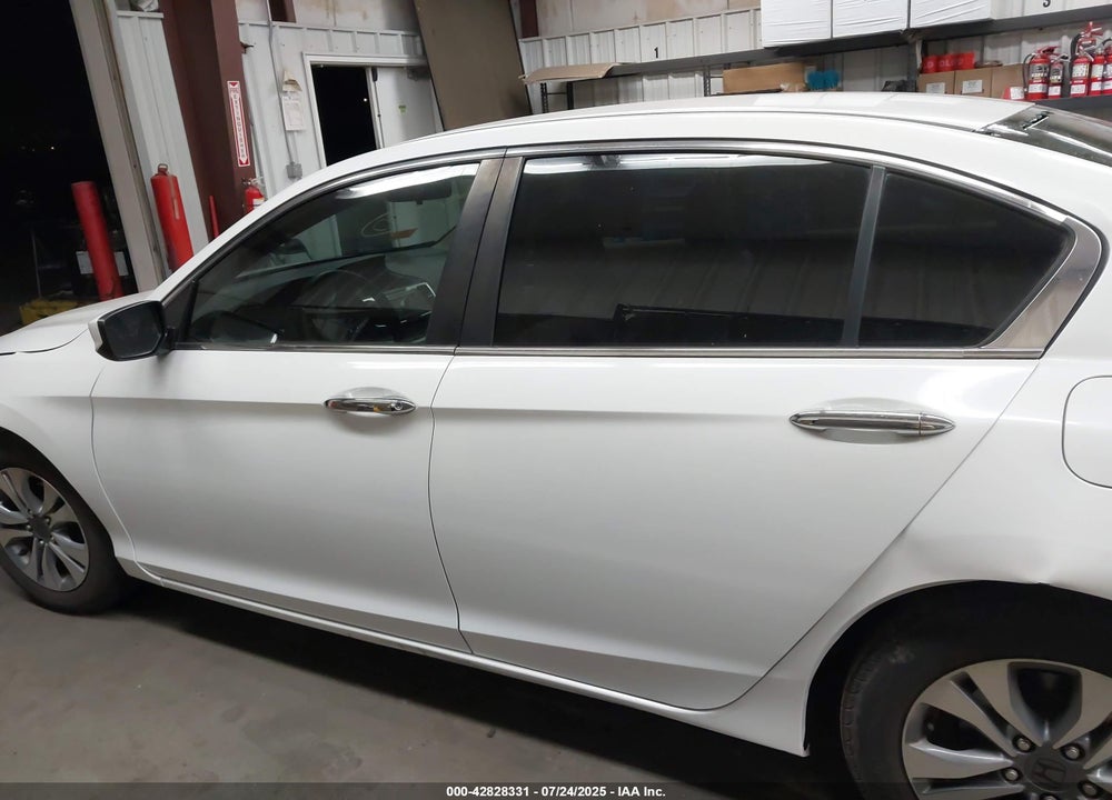 2013 HONDA ACCORD VIN: 1HGCR2F33DA211310