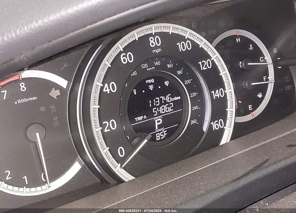 2013 HONDA ACCORD VIN: 1HGCR2F33DA211310