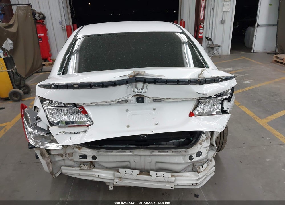 2013 HONDA ACCORD VIN: 1HGCR2F33DA211310