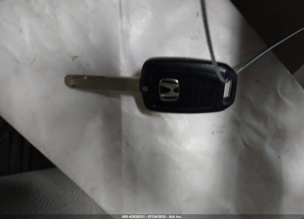 2013 HONDA ACCORD VIN: 1HGCR2F33DA211310